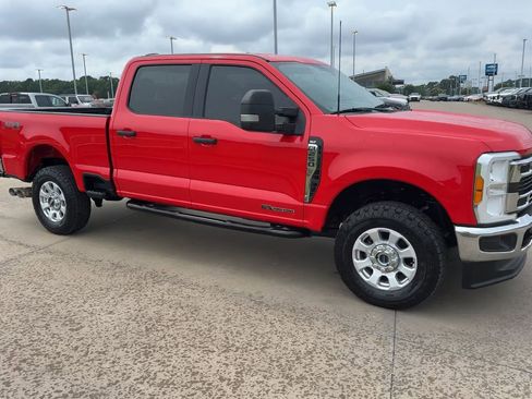 Used 2023 Ford F250 XLT w/ FX4 Off-Road Package AWD/4WD image 3
