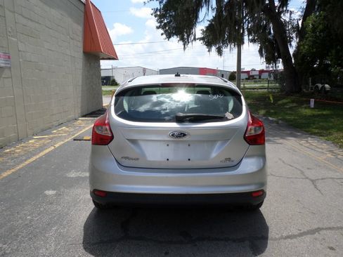 Used 2014 Ford Focus SE FWD image 5