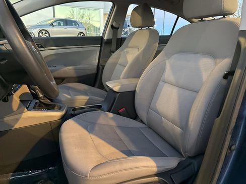 Used 2018 Hyundai Elantra SE image 9