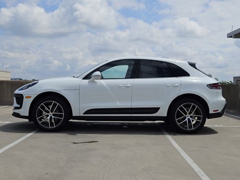 Certified 2026 Porsche Macan AWD/4WD image 2
