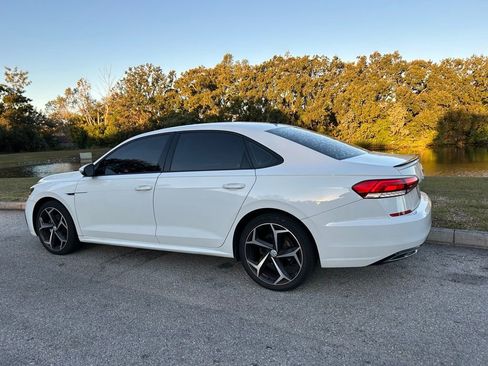 Used 2022 Volkswagen Passat 2.0T R-Line image 3