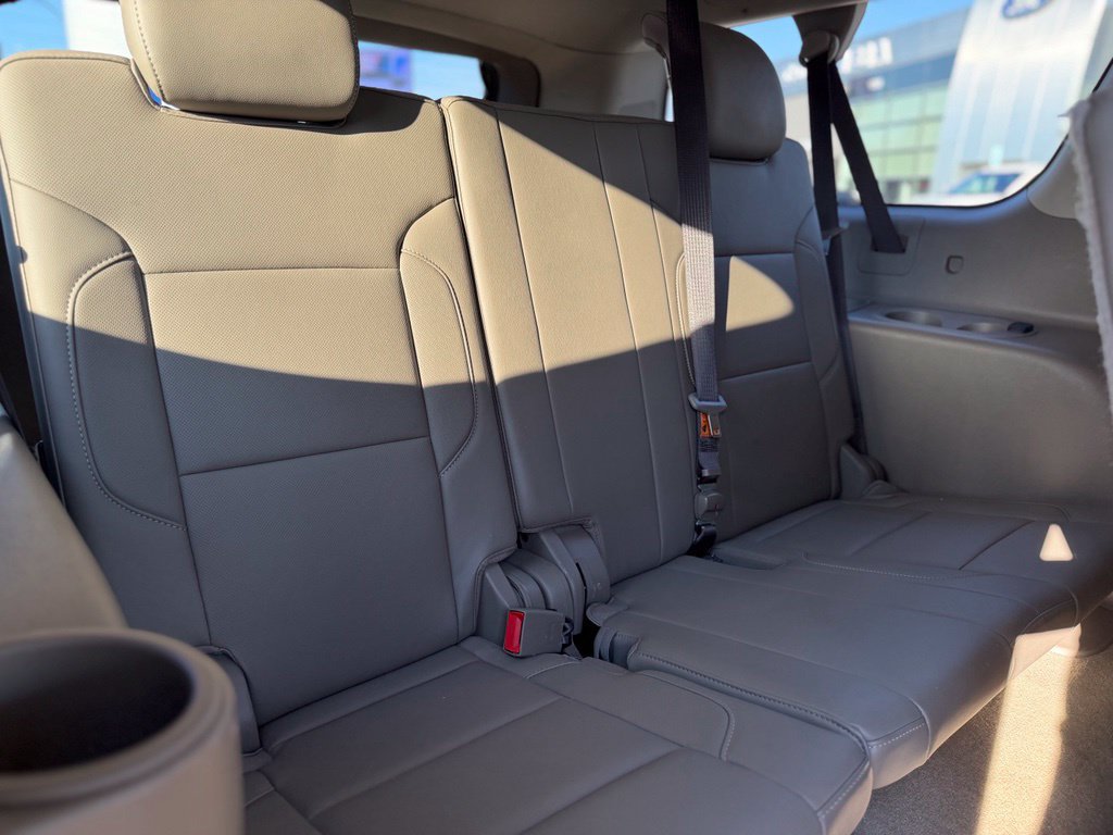 Used 2018 GMC Yukon XL SLT w/ Open Road Package AWD/4WD image 13