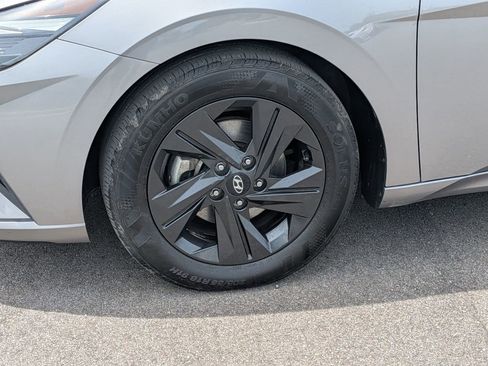 Used 2021 Hyundai Elantra SEL w/ Convenience Package FWD image 10