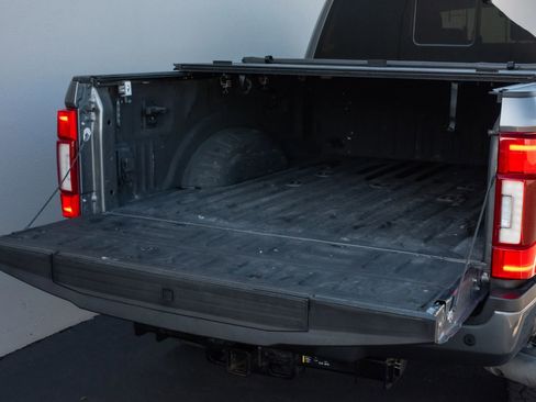 Used 2022 Ford F250 Lariat w/ Black Appearance Package image 38