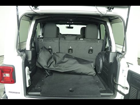 Used 2022 Jeep Wrangler Unlimited Sport w/ Sun And Sound Package AWD/4WD image 18