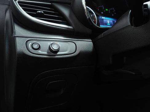 Used 2022 Buick Encore Preferred AWD/4WD image 20