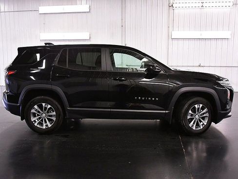 Used 2025 Chevrolet Equinox LT w/ Safety and Technology Package image 8