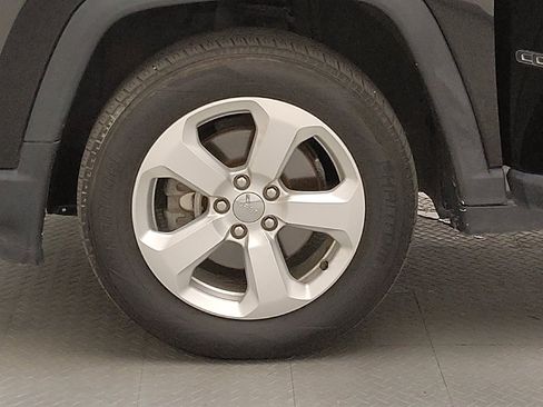 Used 2018 Jeep Compass Latitude w/ Popular Equipment Group AWD/4WD image 31