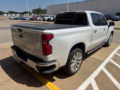 Used 2022 Chevrolet Silverado 1500 High Country w/ Technology Package AWD/4WD image 7