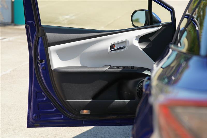 Used 2016 Toyota Prius Two FWD image 36