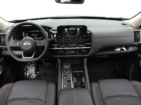 Used 2024 Nissan Pathfinder Platinum w/ Cargo Package FWD image 13