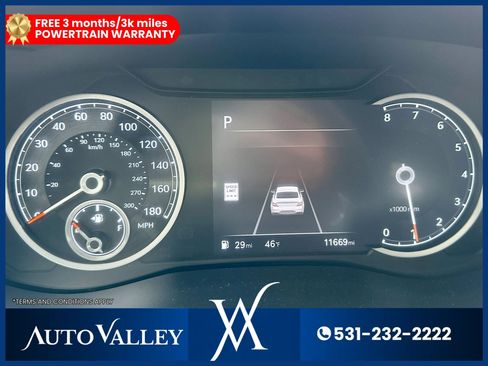 Used 2025 Genesis G70 2.5T image 31