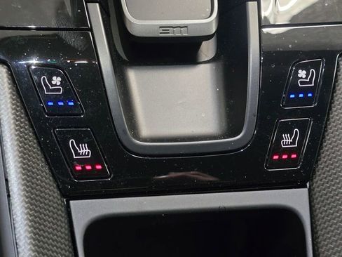 Certified 2025 Porsche 911 Carrera 4 GTS image 40