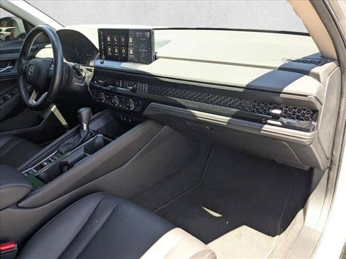 Used 2024 Honda Accord Touring image 21