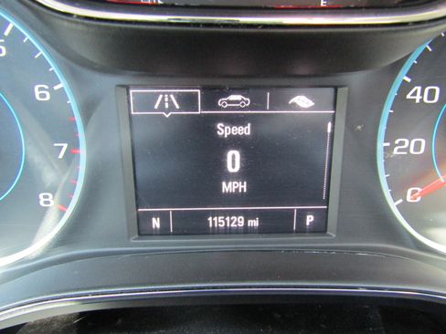 Used 2017 Chevrolet Cruze LT image 12