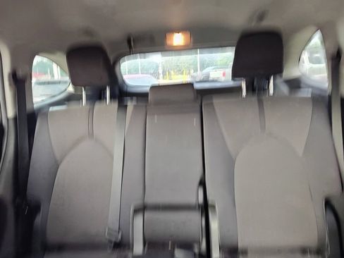 Used 2020 Toyota Highlander LE FWD image 9