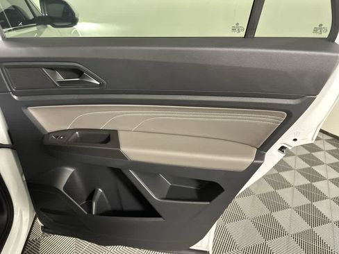 Used 2022 Volkswagen Atlas Cross Sport SEL R-Line image 27