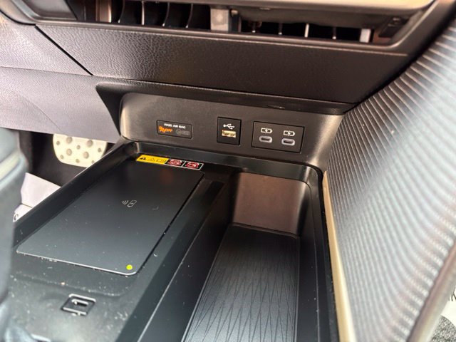 Used 2025 Toyota Camry SE FWD image 21