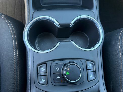 Used 2020 GMC Terrain SLE w/ Driver Convenience Package image 24