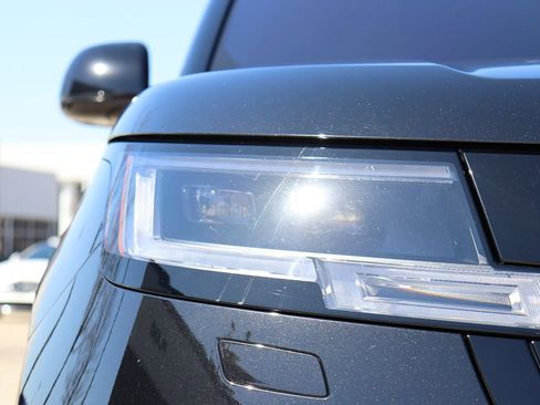 Used 2023 Land Rover Range Rover SE image 5