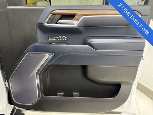 Used 2022 Chevrolet Silverado 1500 High Country image 9