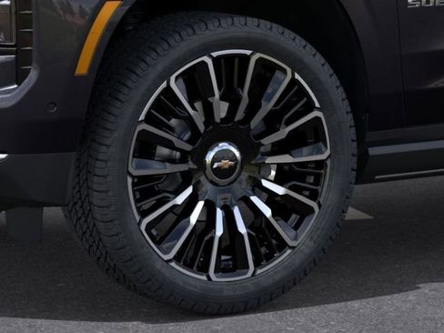 New 2026 Chevrolet Suburban High Country AWD/4WD image 9