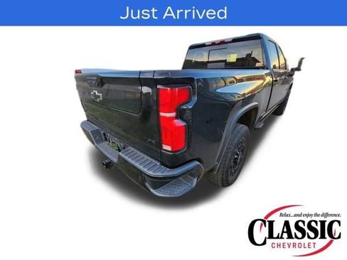 Used 2024 Chevrolet Silverado 2500 LTZ w/ LTZ Plus Package image 7