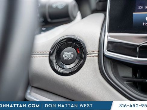 Used 2022 Jeep Compass Limited image 12