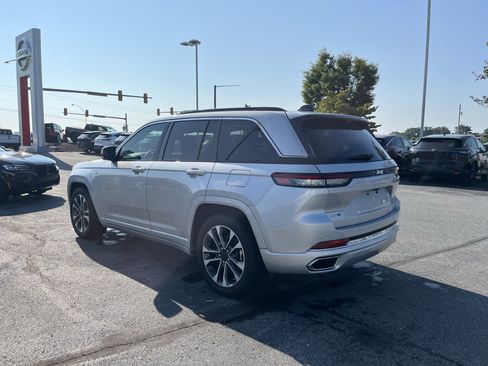 Used 2024 Jeep Grand Cherokee Overland w/ Advanced Protech Group III image 6