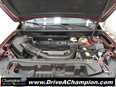 Used 2023 GMC Acadia SLE image 38