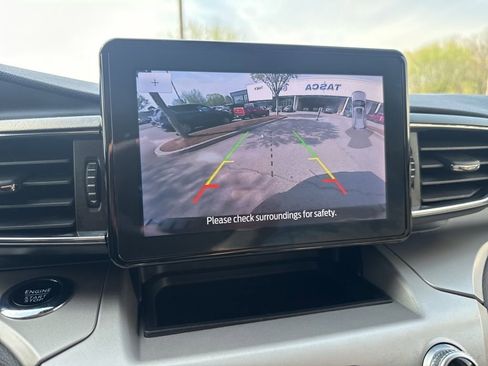 Used 2022 Ford Explorer XLT w/ Equipment Group 202A image 17