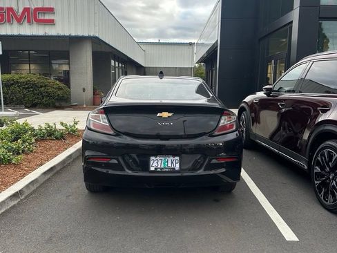Used 2019 Chevrolet Volt LT w/ Power Convenience Package FWD image 3