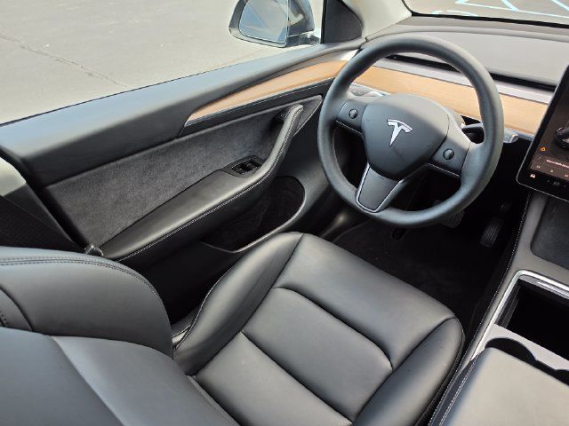 Used 2025 Tesla Model Y Long Range AWD/4WD image 29