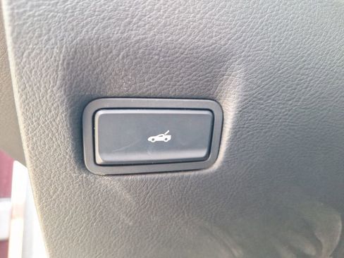 Certified 2018 Chevrolet Corvette Stingray Coupe w/ Z51 1LT image 48