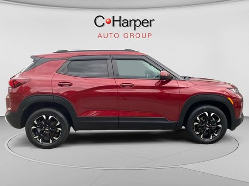Used 2022 Chevrolet TrailBlazer LT w/ Convenience Package AWD/4WD image 2