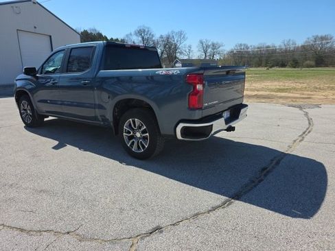 Used 2024 Chevrolet Silverado 1500 LT AWD/4WD image 7
