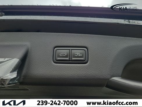 New 2026 Kia Carnival EX FWD image 11