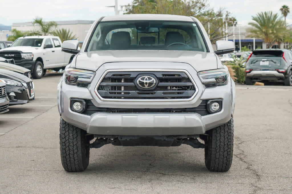 Used 2019 Toyota Tacoma SR5 AWD/4WD image 2