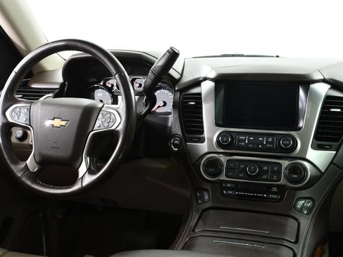 Used 2018 Chevrolet Suburban Premier AWD/4WD image 8