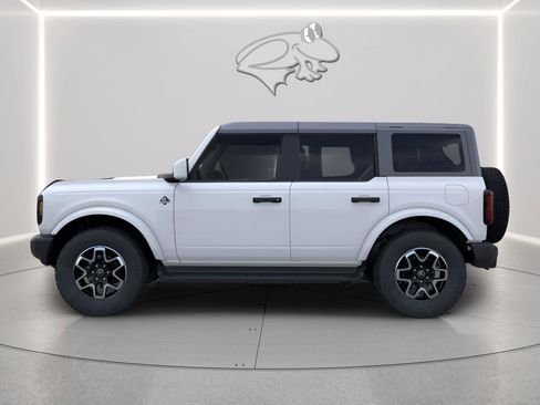 New 2026 Ford Bronco Outer Banks image 3