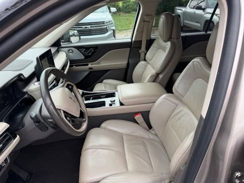 Used 2020 Lincoln Aviator Reserve w/ Equipment Group 202A AWD/4WD image 12