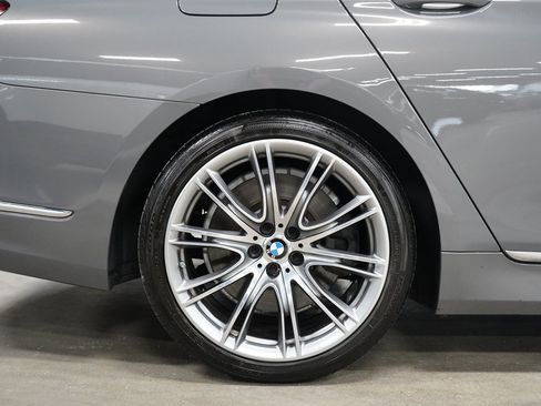 Used 2022 BMW 750i xDrive w/ Luxury Rear Seating Package AWD/4WD image 36