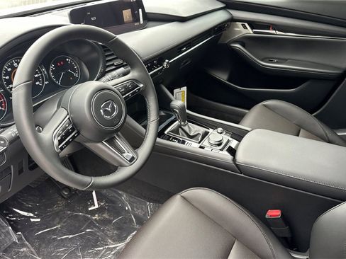 New 2025 MAZDA MAZDA3 Hatchback w/Premium Plus Pkg image 8