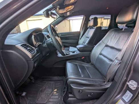 Used 2017 Jeep Grand Cherokee Limited AWD/4WD image 7