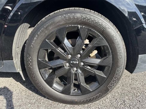 Certified 2022 Kia Carnival SX image 13