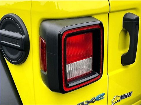 Used 2023 Jeep Wrangler Unlimited w/ Sun & Screen Package AWD/4WD image 34