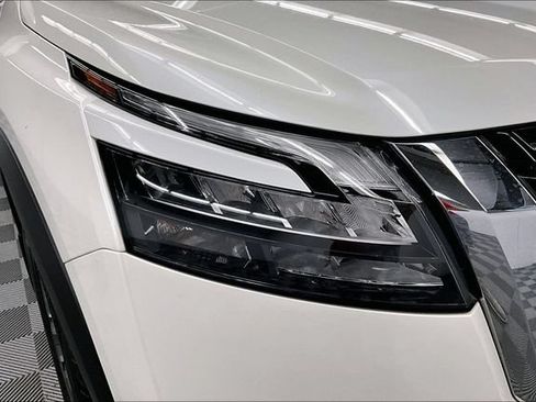 Used 2024 Nissan Pathfinder SV AWD/4WD image 36