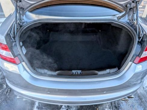 Used 2010 Jaguar XF R image 31