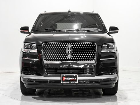 Used 2023 Lincoln Navigator Reserve image 2