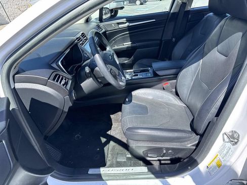 Used 2018 Ford Fusion Titanium FWD image 8